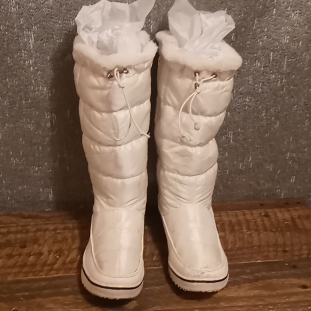Global wind white winter boots